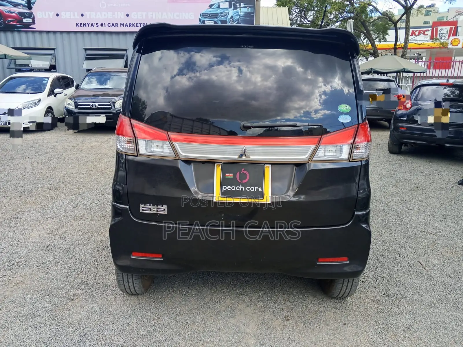 Mitsubishi Delica 2014 Black