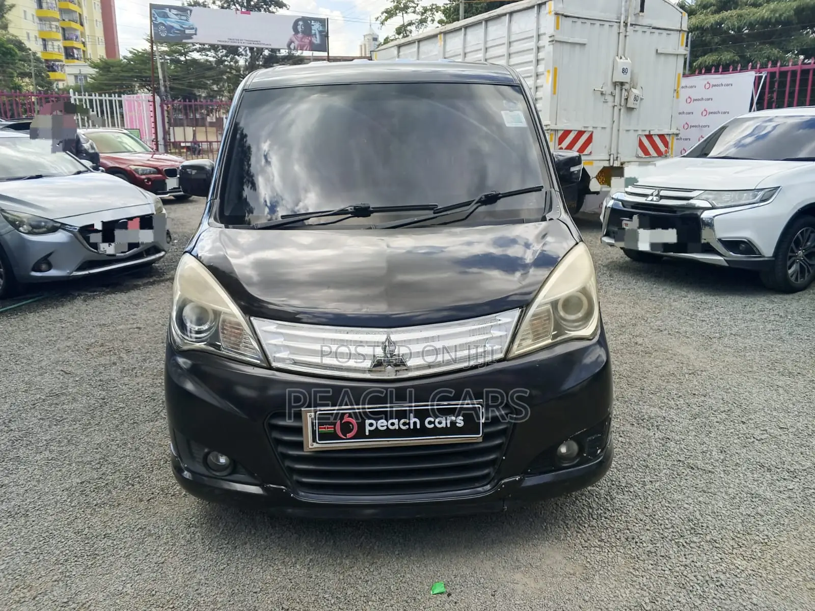 Mitsubishi Delica 2014 Black