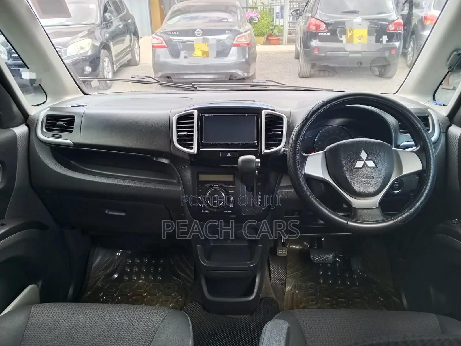 Mitsubishi Delica 2014 Black