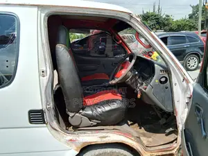 Toyota HiAce 1999 White