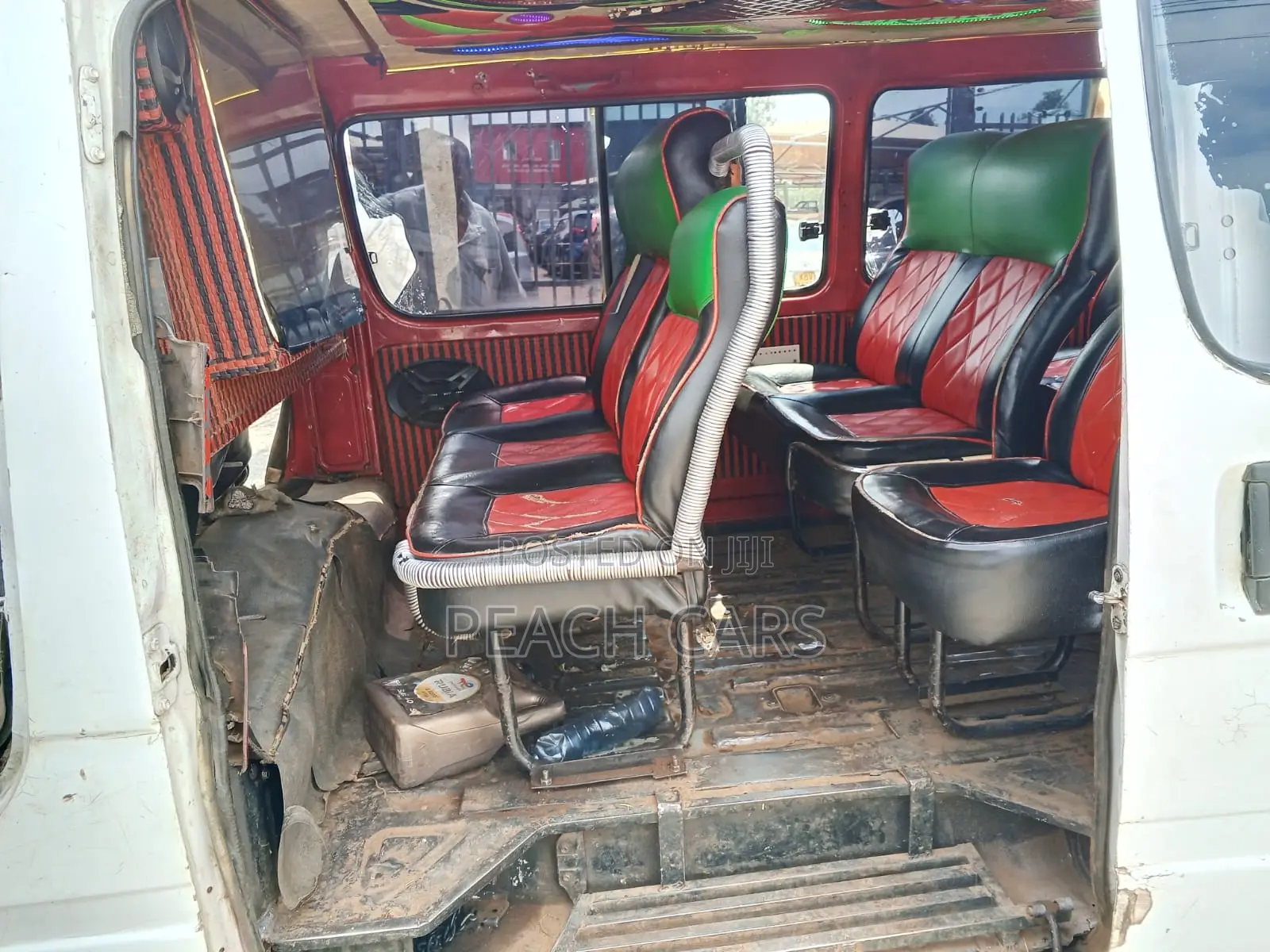 Toyota HiAce 1999 White