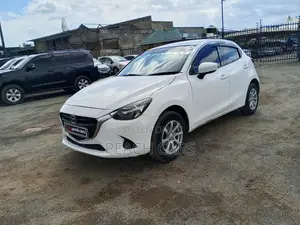 Mazda Demio 2015 Off white