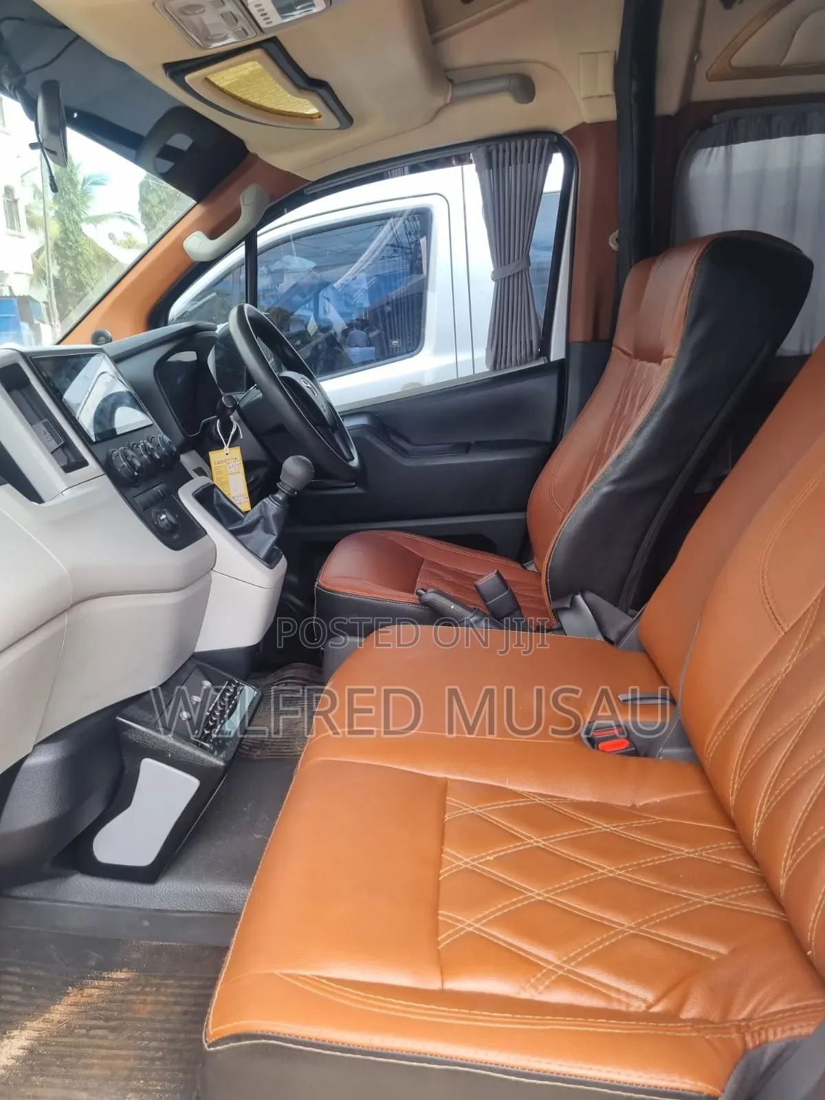 Toyota HiAce 2021 Silver