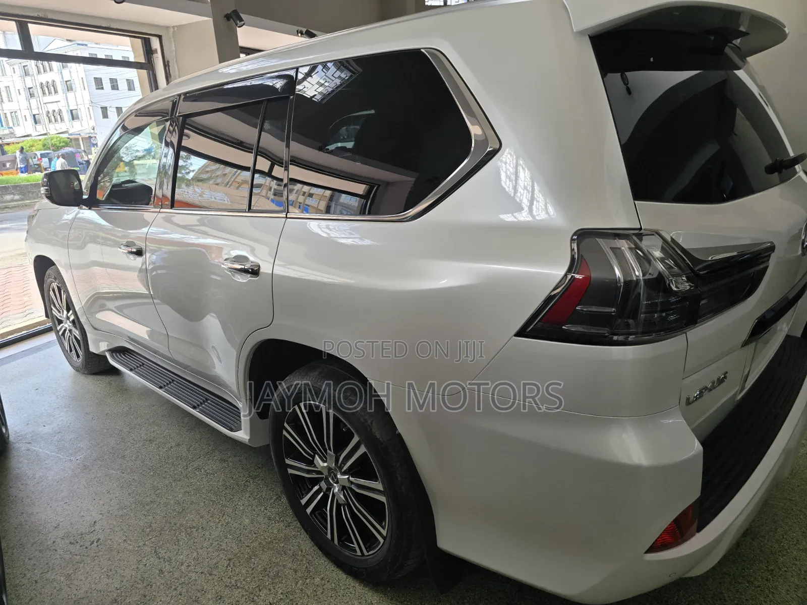 Lexus LX 2020 Pearl