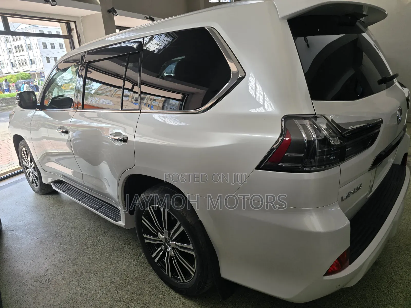 Lexus LX 2020 Pearl