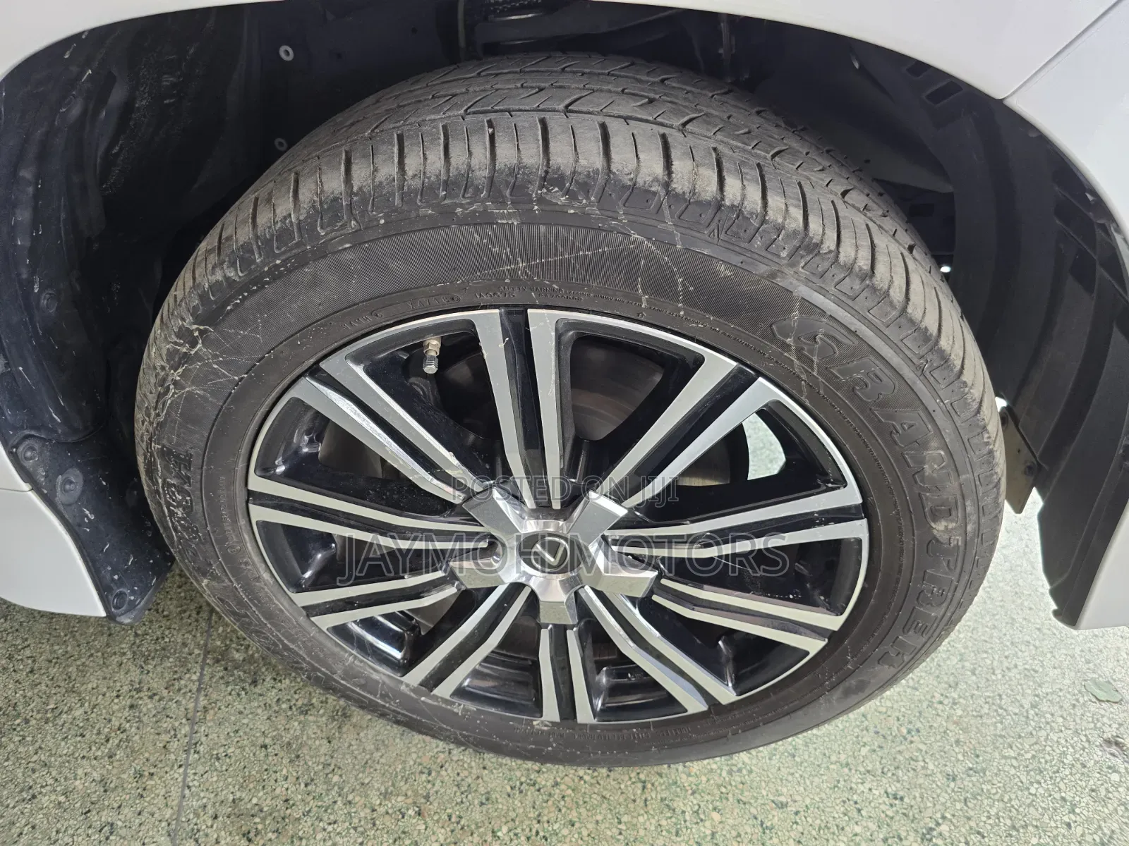 Lexus LX 2020 Pearl