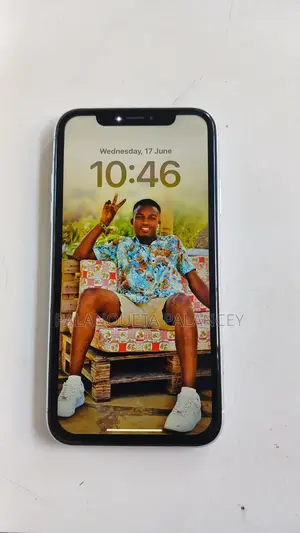 Apple iPhone XR 64 GB White