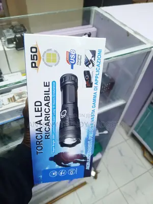 Torcia P50 Rechargeable Led Flashlight 2000 Lumens Usb