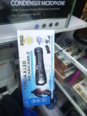 Torcia P50 Zoomable Led Torch With Usb Charging