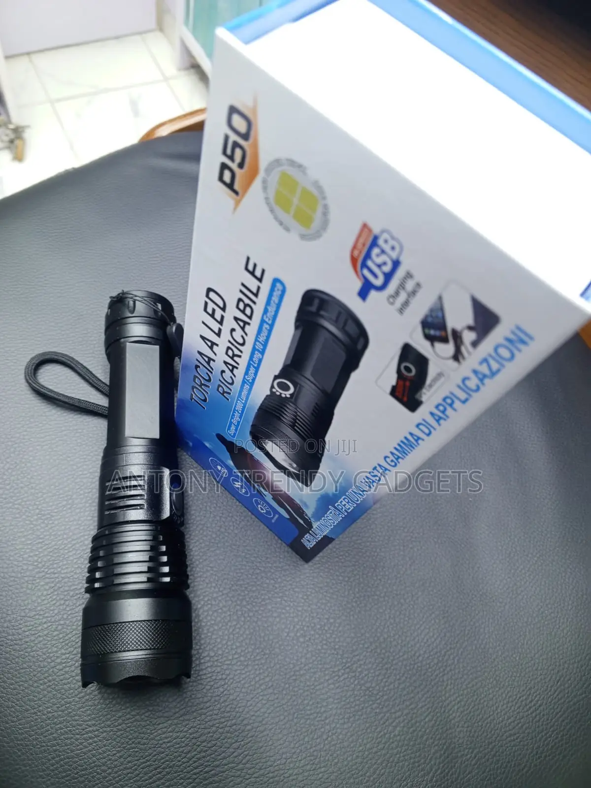 Torcia P50 Zoomable Led Torch With Usb Charging