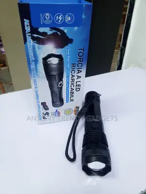 Torcia P50 High Power Rechargeable Flashlight 2000lm