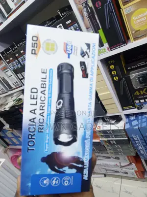 Torcia P50 Zoomable Rechargeable Torch 2000 Lumens