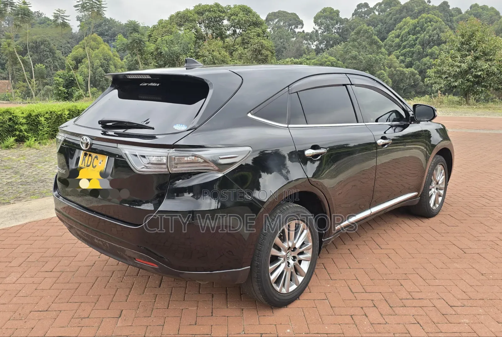 Toyota Harrier 2.0 2014 Black