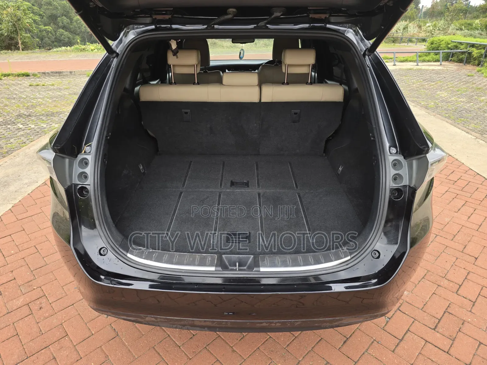 Toyota Harrier 2.0 2014 Black