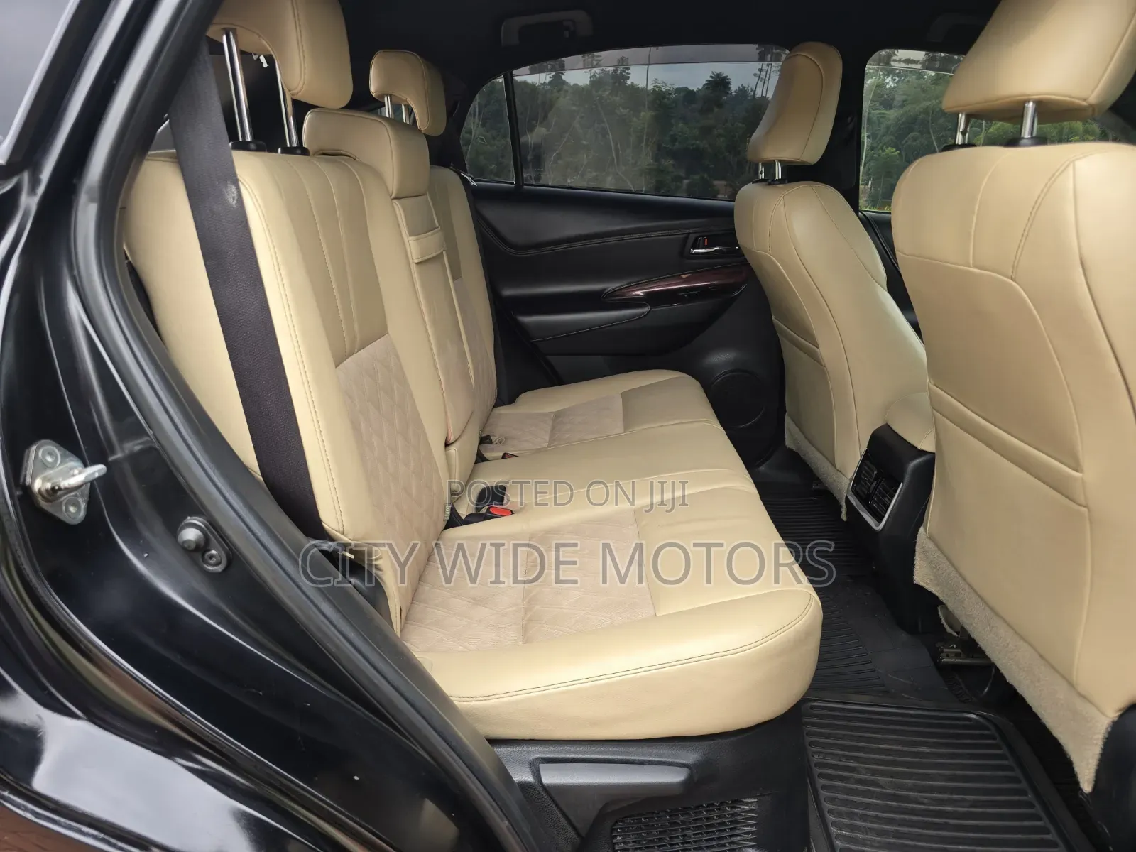 Toyota Harrier 2.0 2014 Black