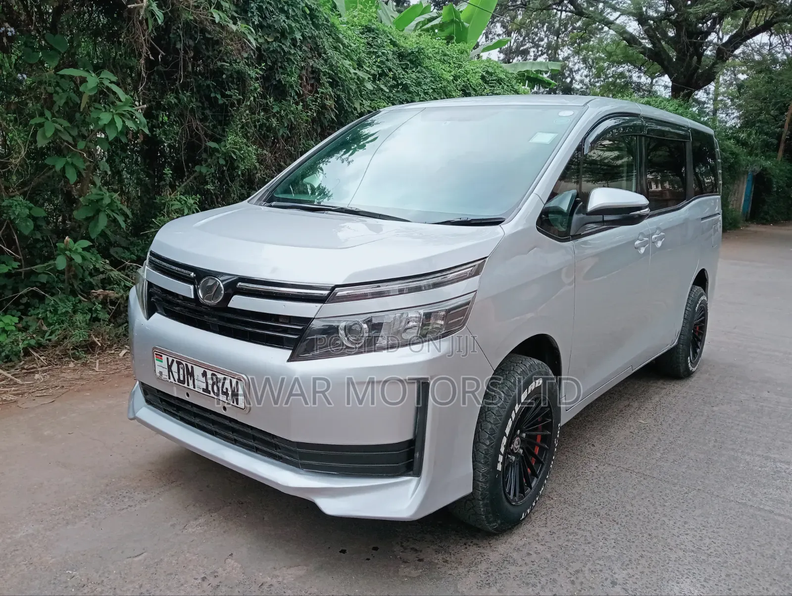 Toyota Voxy 2016 Silver
