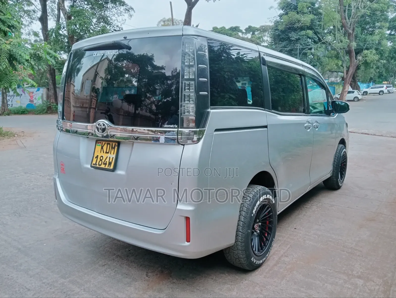 Toyota Voxy 2016 Silver