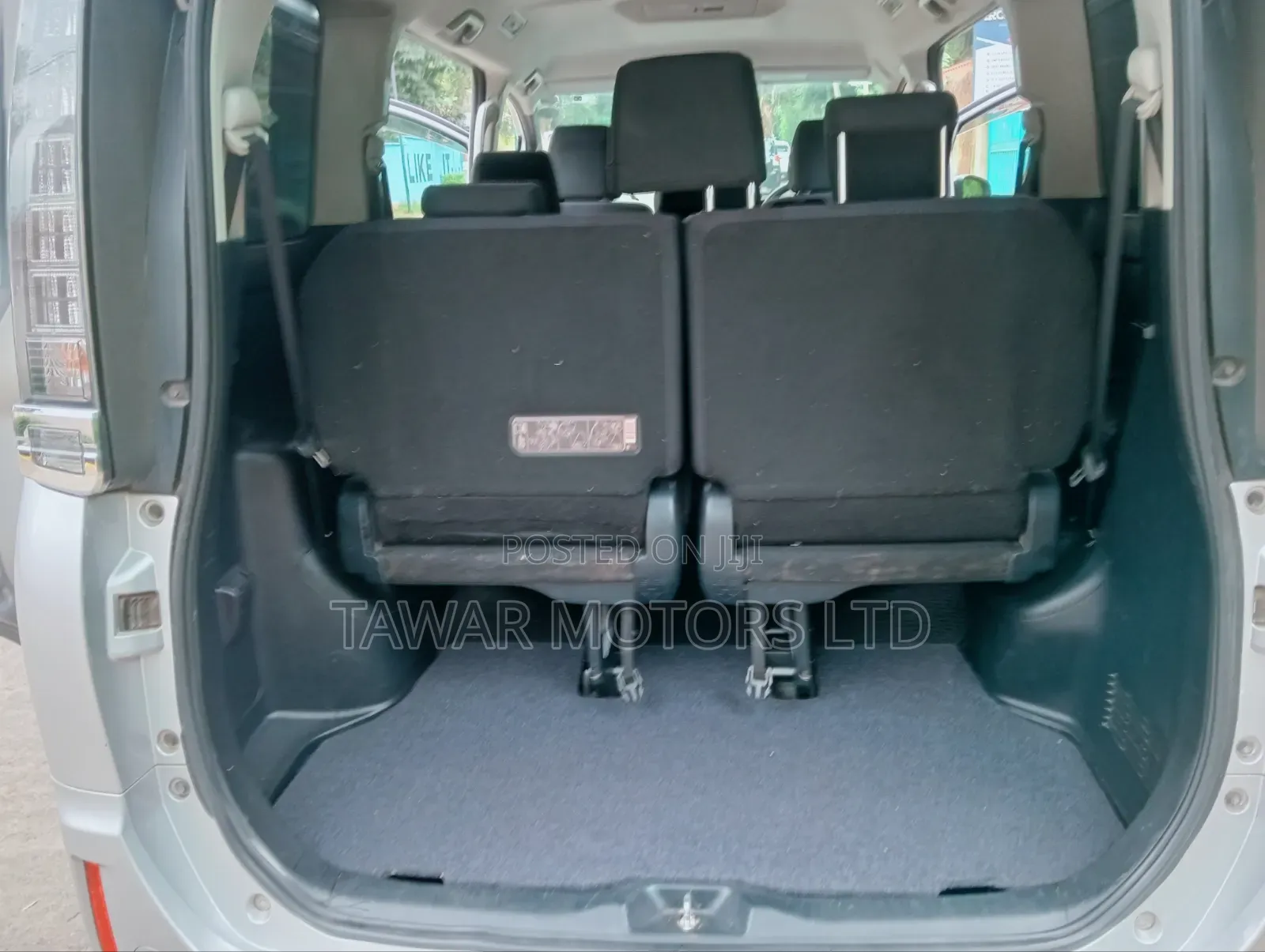 Toyota Voxy 2016 Silver