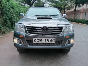 Toyota Hilux 2012 Gray