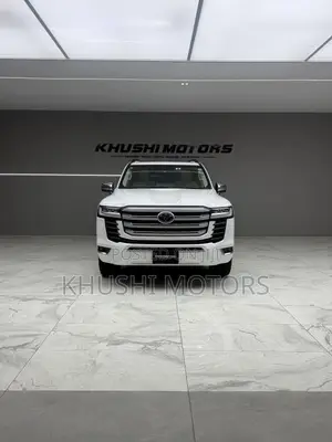 Toyota Land Cruiser LC300 2023 Pearl