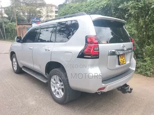 Toyota Land Cruiser Prado 2010 Silver