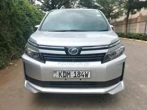Toyota Noah 2016 Silver