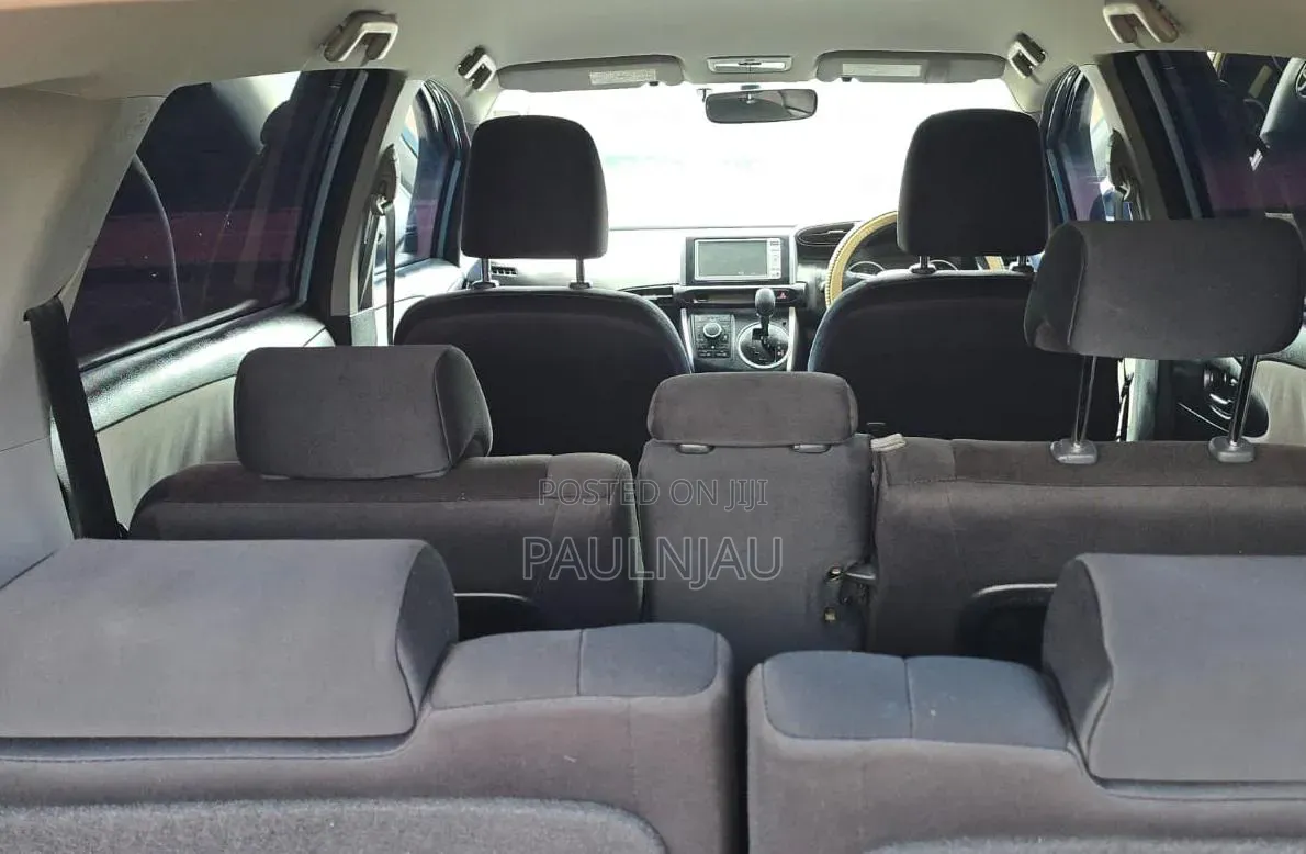 Toyota Wish 2011