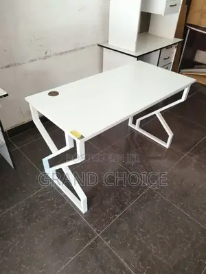 White Metallic Working Table