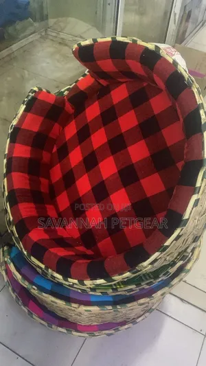 Large Handmade Kenyan Pet Bed Woven Natural Straw Exterior Rim - 26"