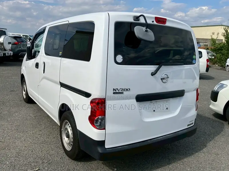 Nissan NV200 2019 White