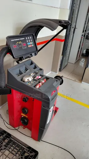 Commercial Wheel Balancing Machine S828 Computerized.