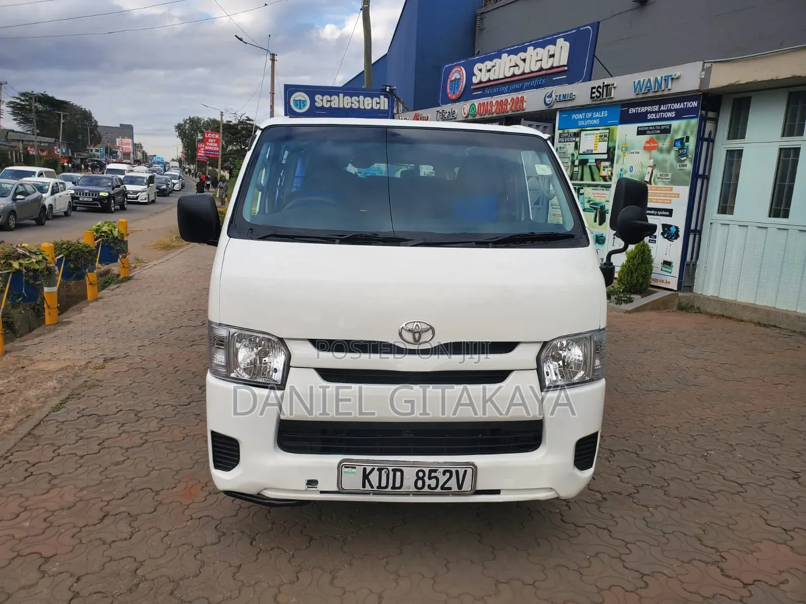 Toyota HiAce 2014 White