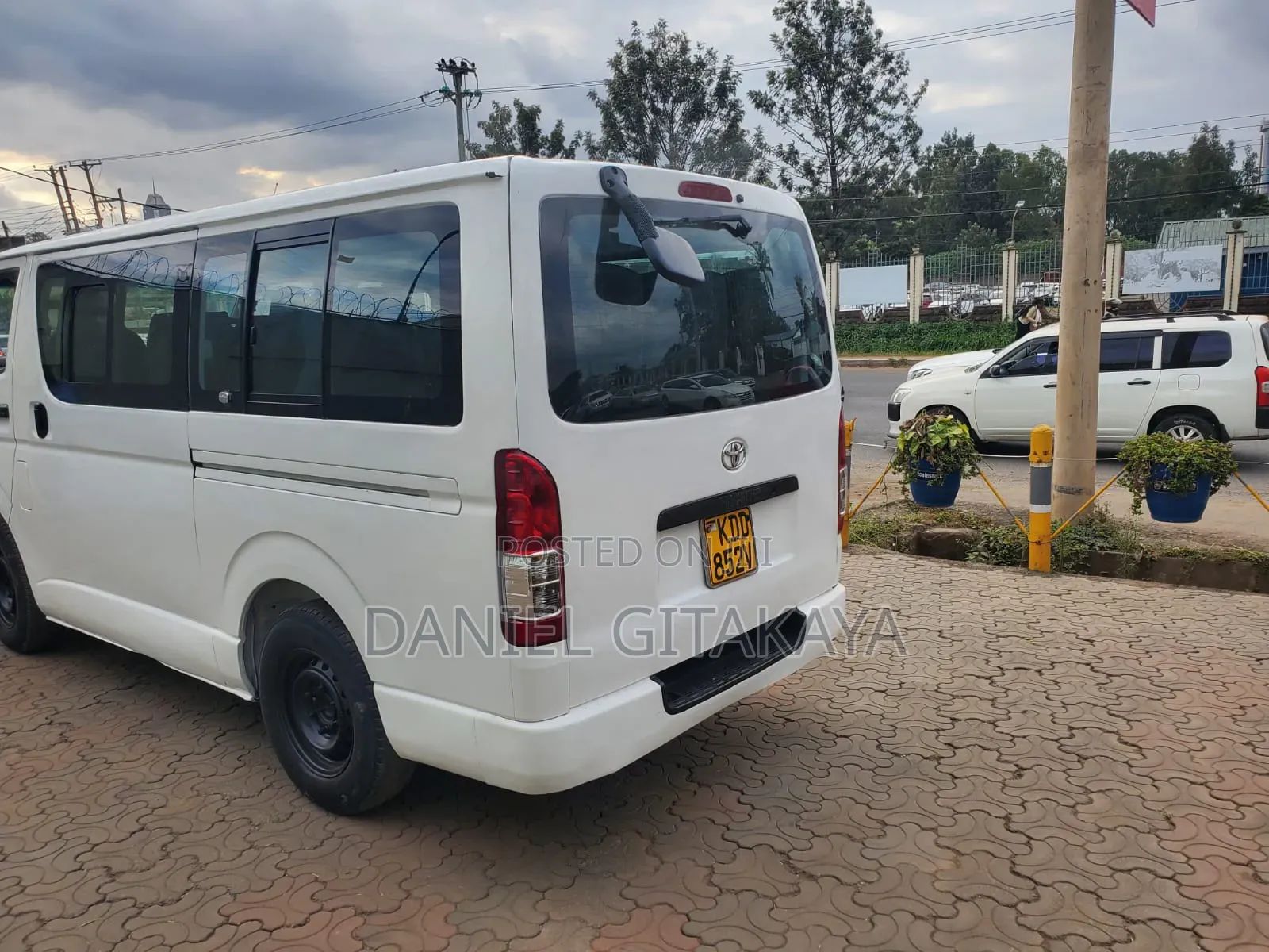 Toyota HiAce 2014 White