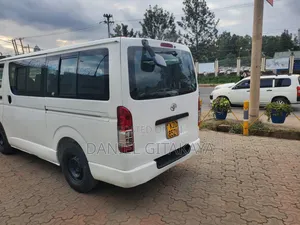 Toyota HiAce 2014 White