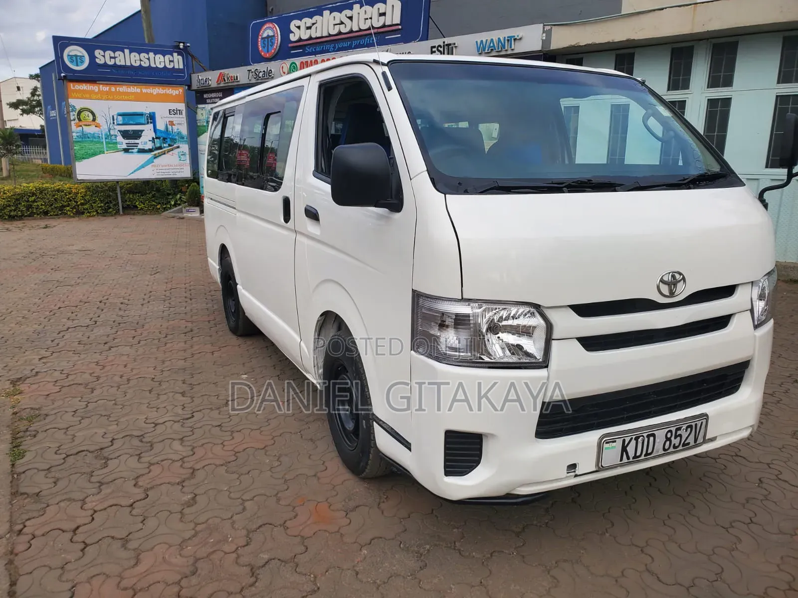 Toyota HiAce 2014 White