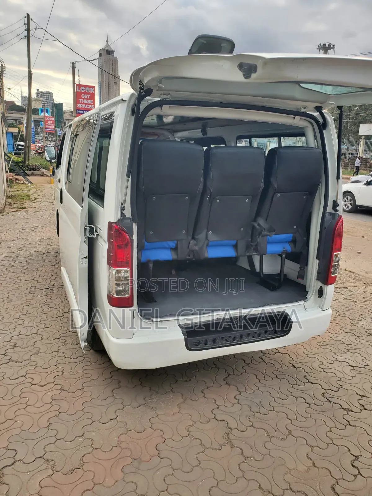 Toyota HiAce 2014 White