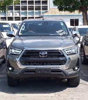 Toyota Hilux 2023 Gold