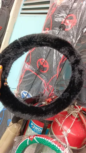 Fluffy Black Steering Wheel Cover Provides Comfort,Warm Grip