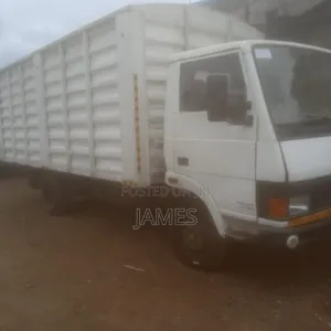 Tata Tata 713s 2004 White