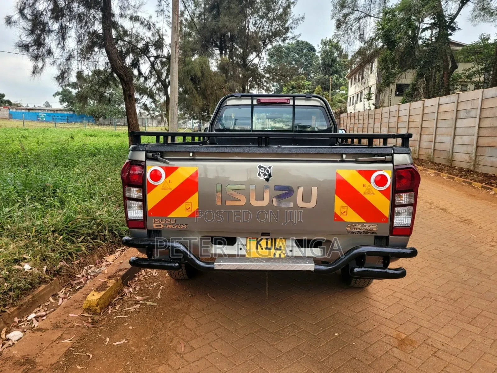 Isuzu D-MAX 2023 Gray