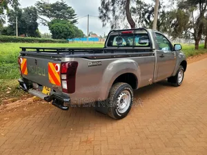 Isuzu D-MAX 2023 Gray