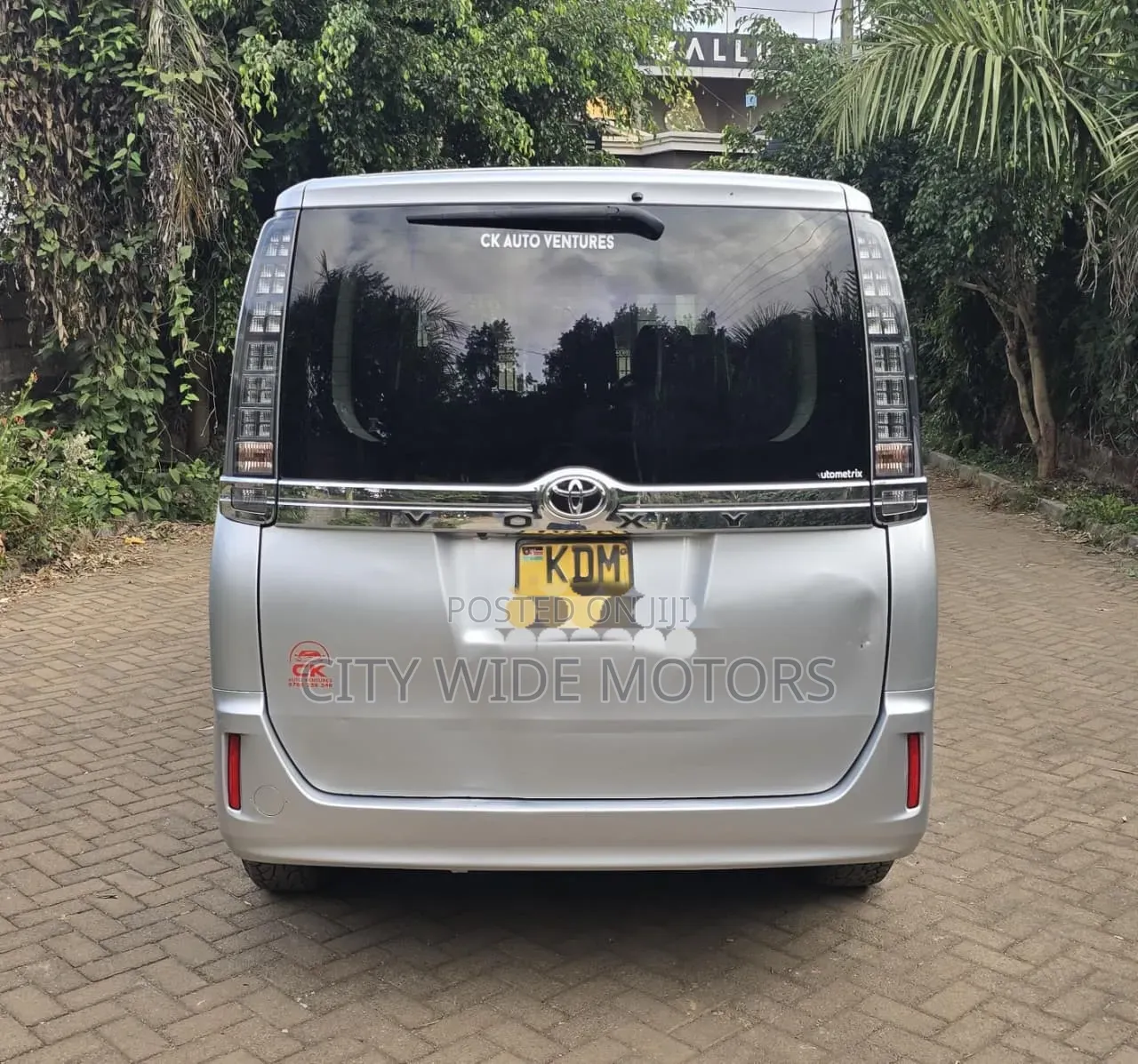 Toyota Voxy 2016 Silver