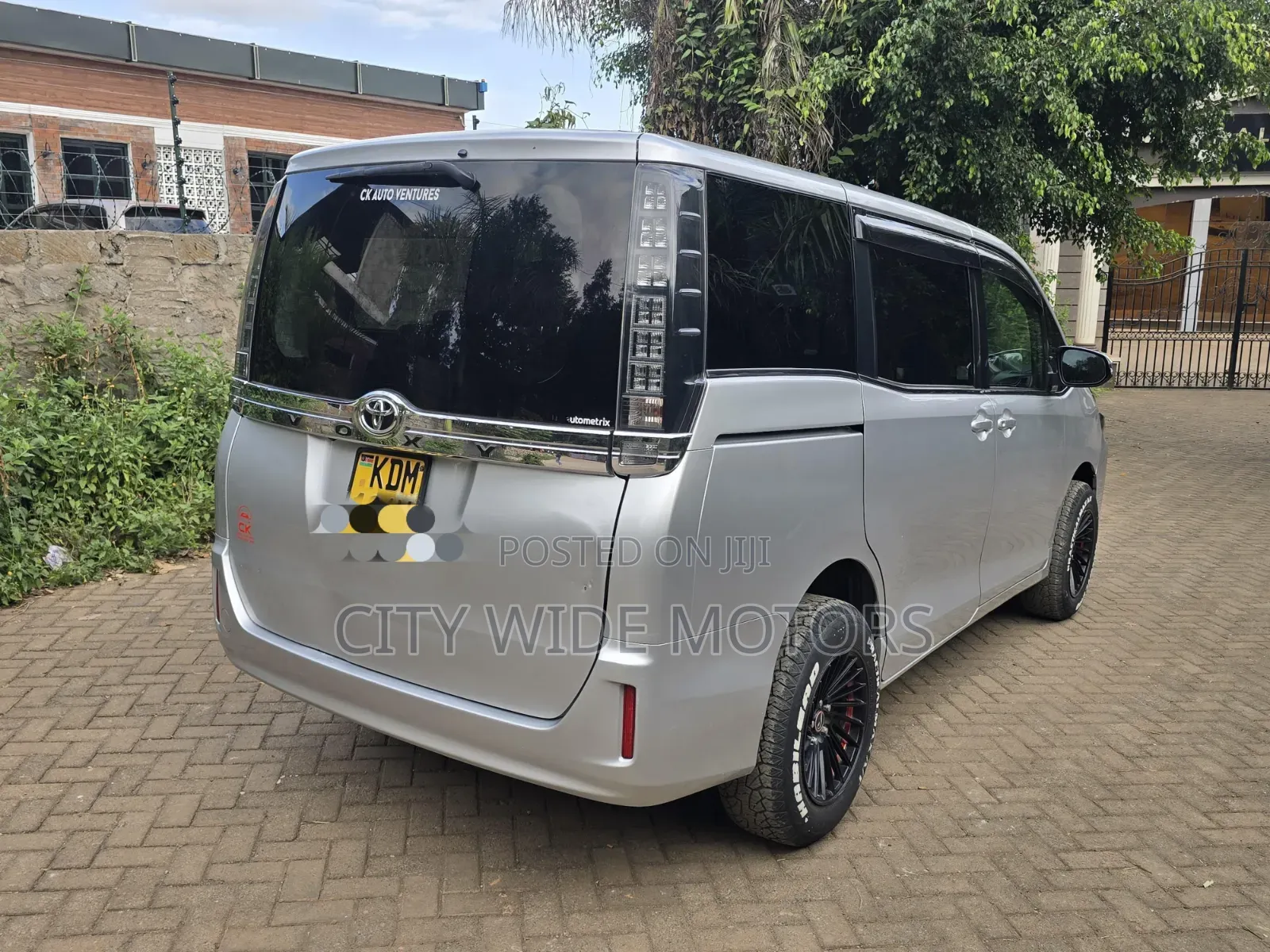 Toyota Voxy 2016 Silver