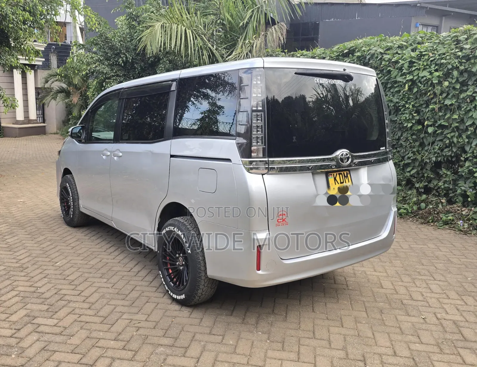 Toyota Voxy 2016 Silver