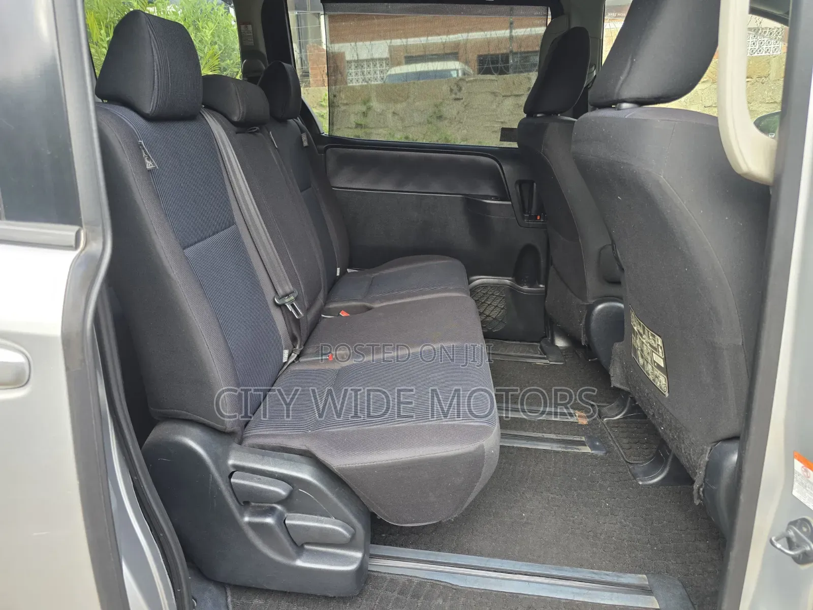 Toyota Voxy 2016 Silver