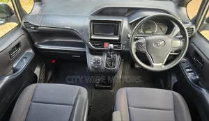 Toyota Voxy 2016 Silver