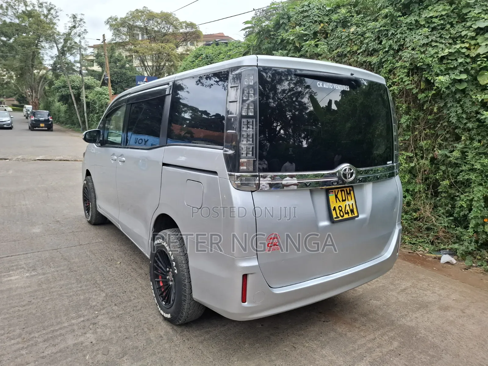 Toyota Noah 2016 Silver