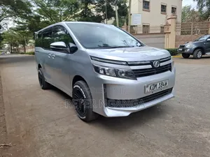 Toyota Noah 2016 Silver