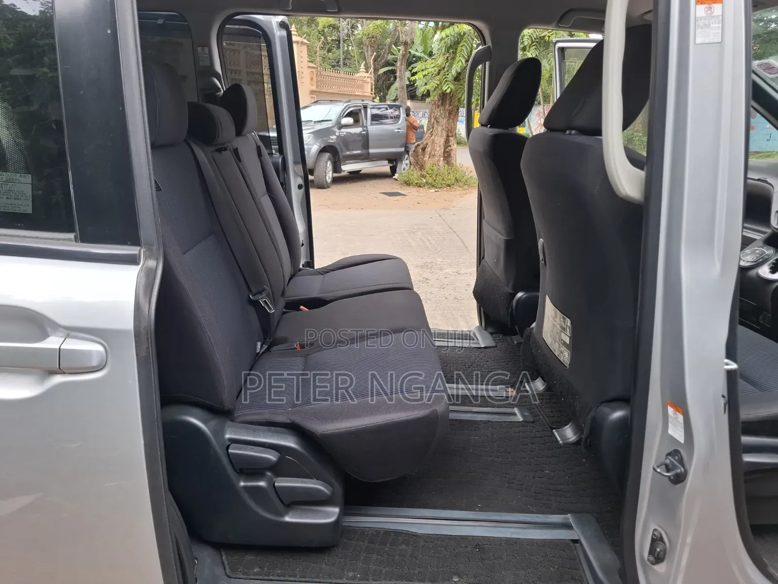 Toyota Noah 2016 Silver