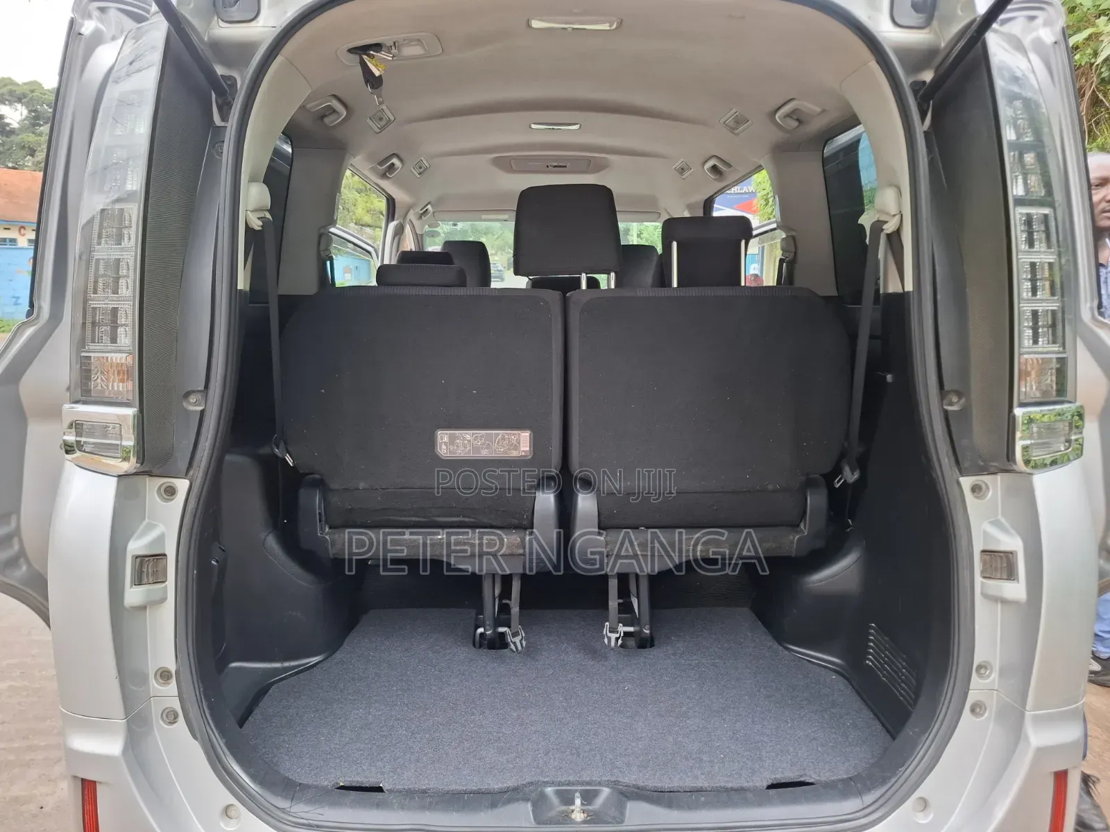 Toyota Noah 2016 Silver